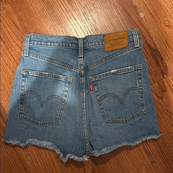 LEVI’S Ribcage Short Size 27 - Picture 4 of 4